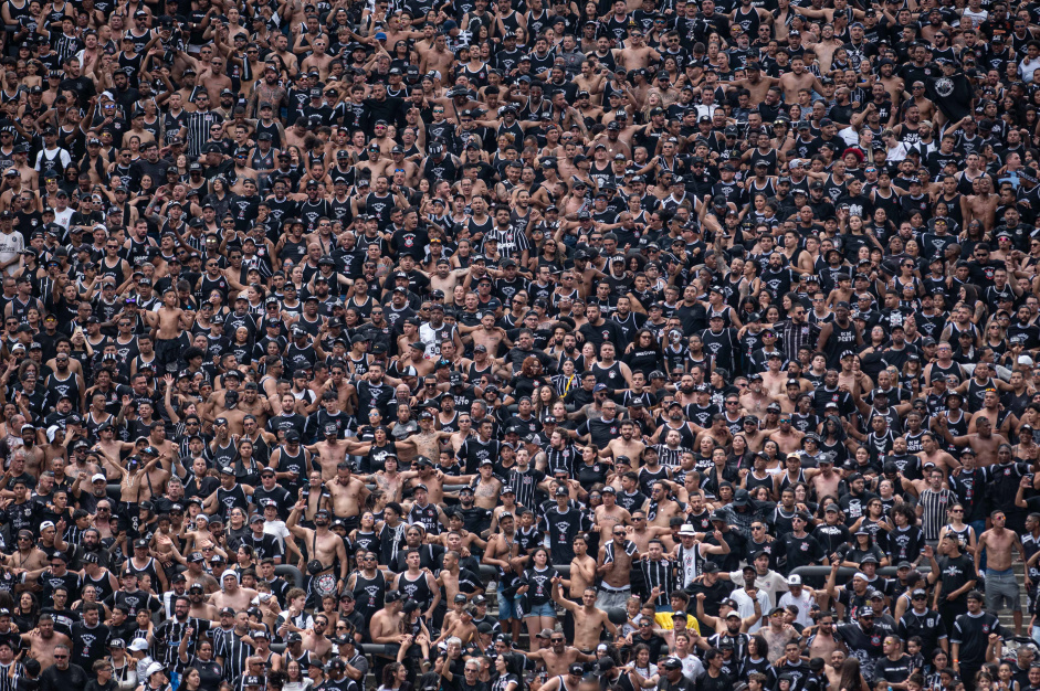 Corinthians bate recorde de pblico na Neo Qumica Arena em vitria sobre o Santos