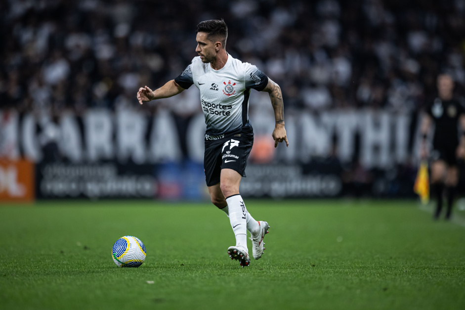 Igor Coronado em campo durante jogo do Corinthians contra o Bahia