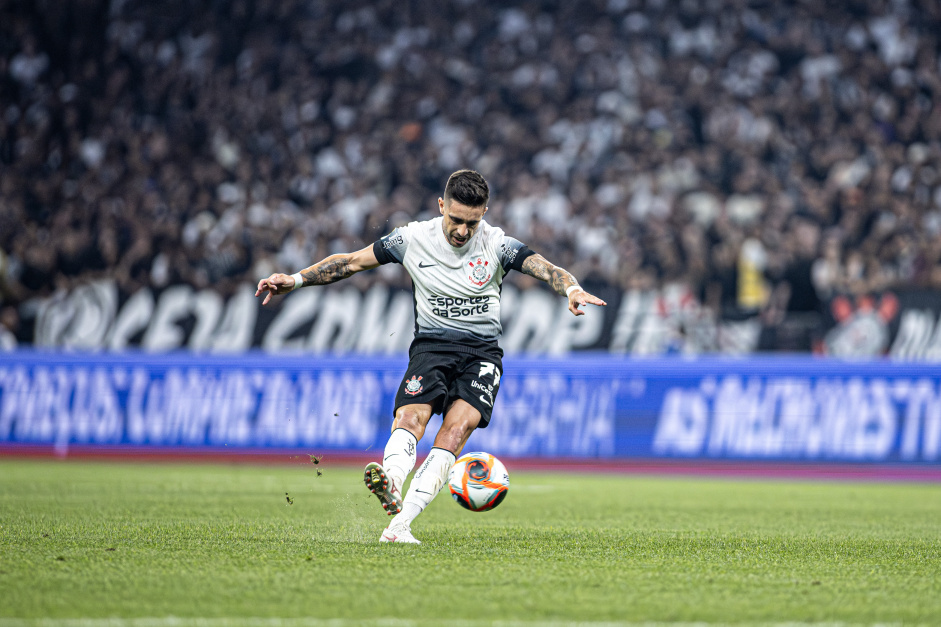 Coronado marcou de falta o primeiro gol pelo Corinthians em 2025