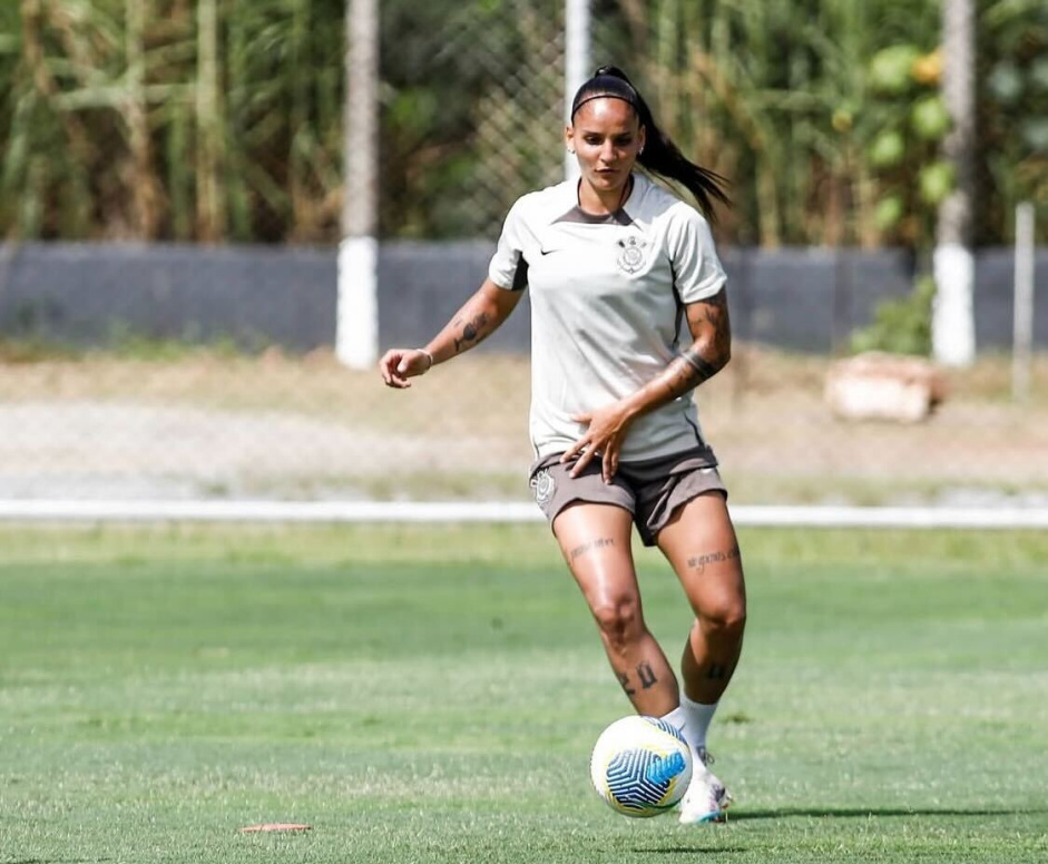 Leticia Teles falou que escolheu o Corinthians por causa de Erika