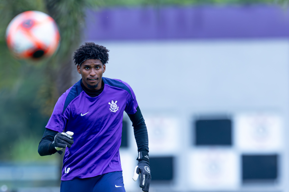 Hugo Souza se tornou um dos principais jogadores do Corinthians