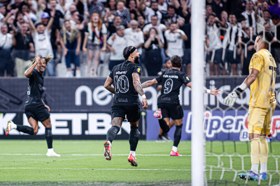 Corinthians chegou a 16 gols em dez jogos, dois a mais que na primeira fase de 2024