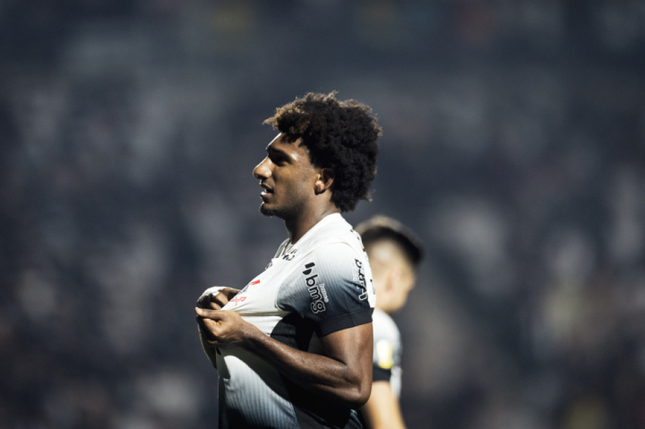 Emiliano Daz falou sobre a concorrncia no ataque do Corinthians
