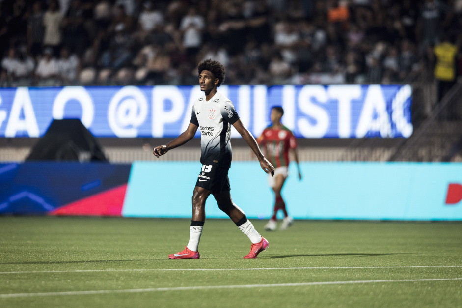 Talles Magno foi titular do Corinthians contra a Portuguesa