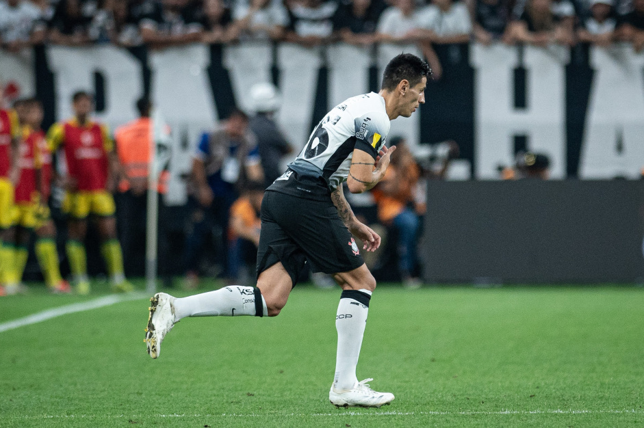 Fabrizio Angileri fez sua estreia pelo Corinthians diante o Mirassol