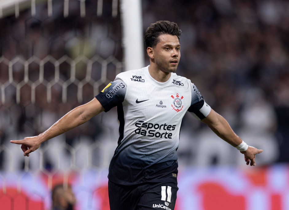 Romero na comemorao de gol marcado