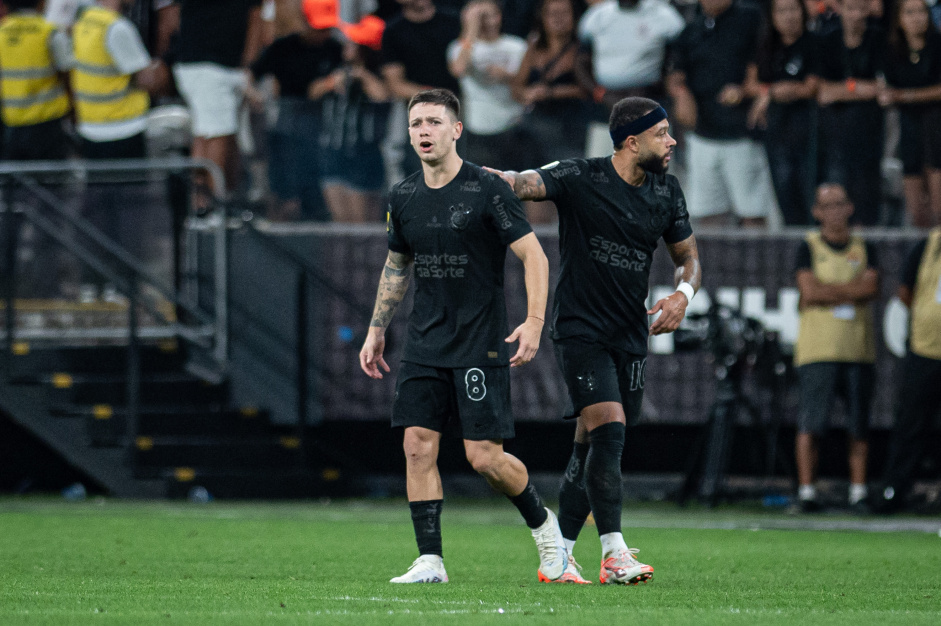 Rodrigo Garro e Memphis Depay ainda no devem retornar ao Corinthians para a Copa do Brasil