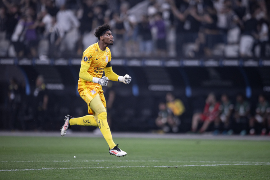 Hugo Souza  o melhor avaliado pela torcida do Corinthians em jogo de ttulo do Paulisto