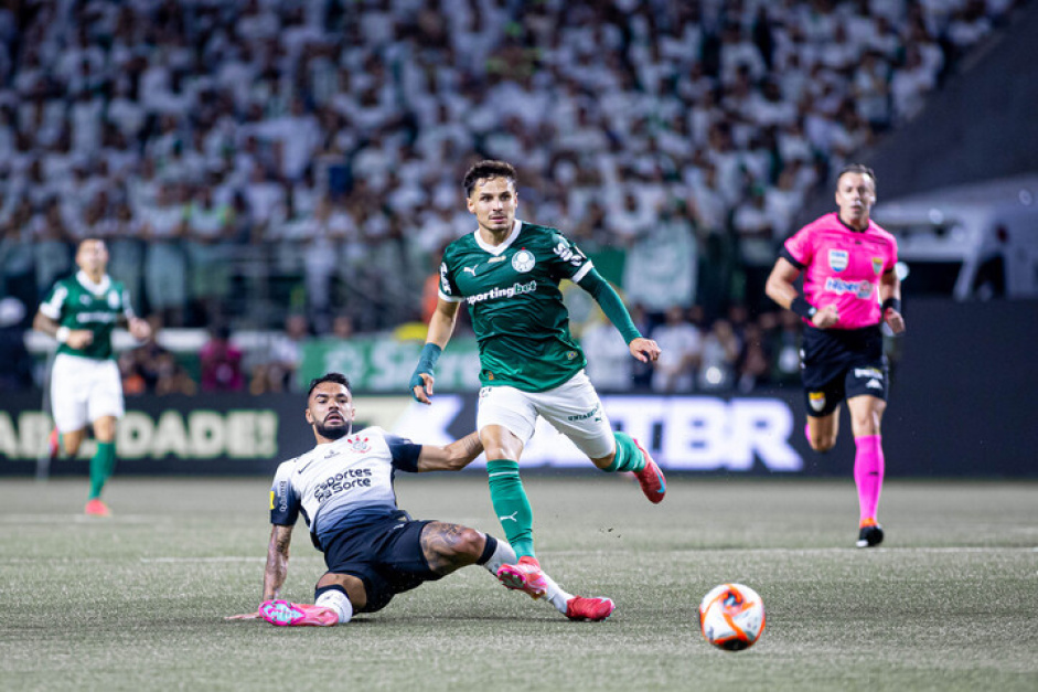 Raniele no duelo contra o Palmeiras pelo jogo de ida da final do Paulisto