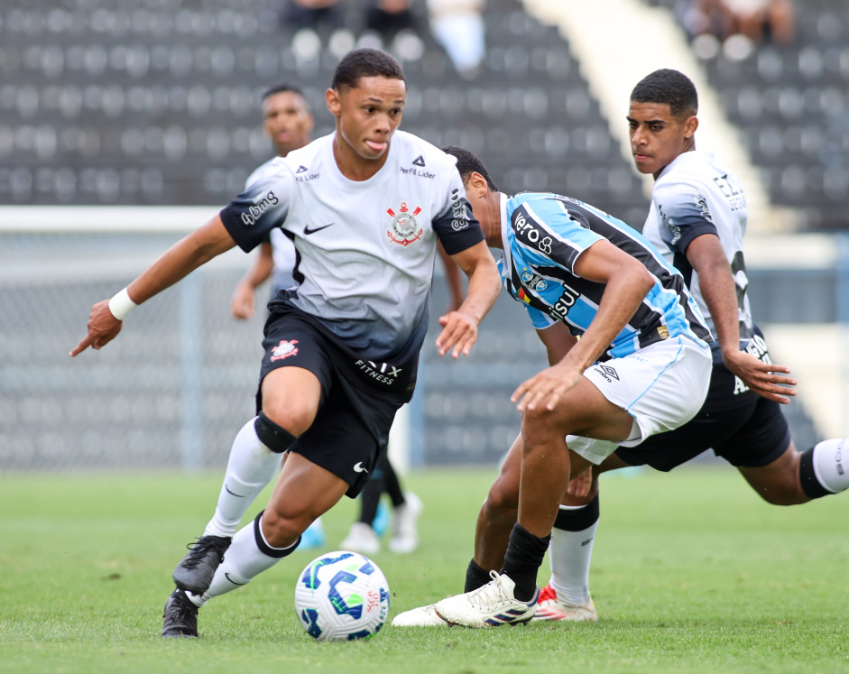 Perfil oficial da base do Corinthians alcana milhes de seguidores
