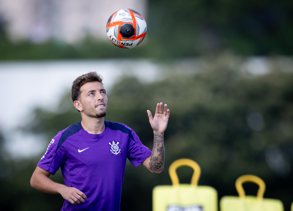 Ryan se lesiona e aumenta problemas no departamento médico do Corinthians
