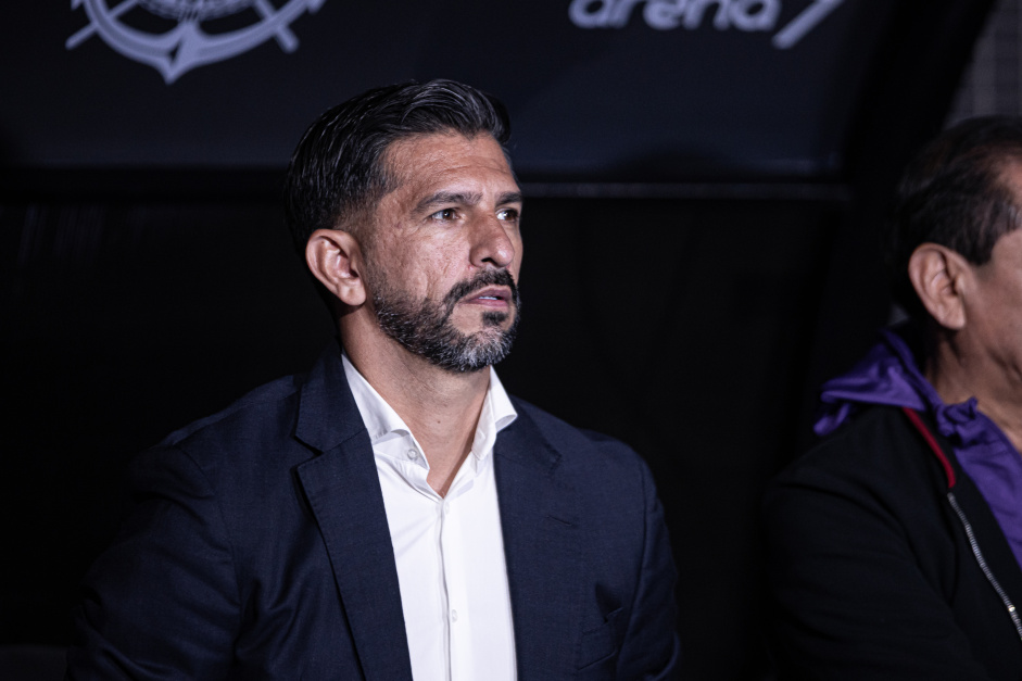 Emiliano Daz comandou o Corinthians no Drbi aps suspenso de Ramn Daz