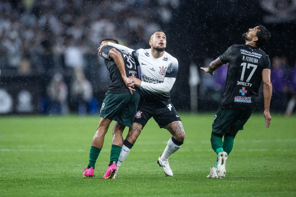O Corinthians precisa bater o Racing, do Uruguai, para continuar inteiro na Copa Sul-Americana