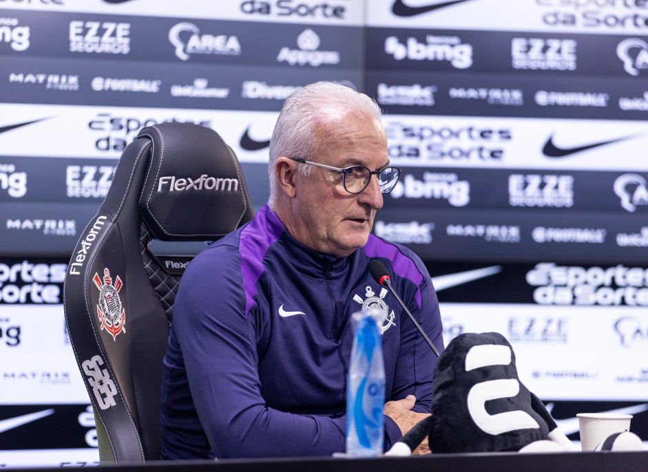 Dorival Jnior sai em defesa de Tite aps recusa ao Corinthians pela sade mental