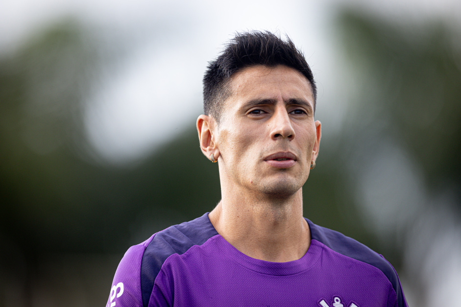 Fabrizio Angileri durante treinamento do Corinthians