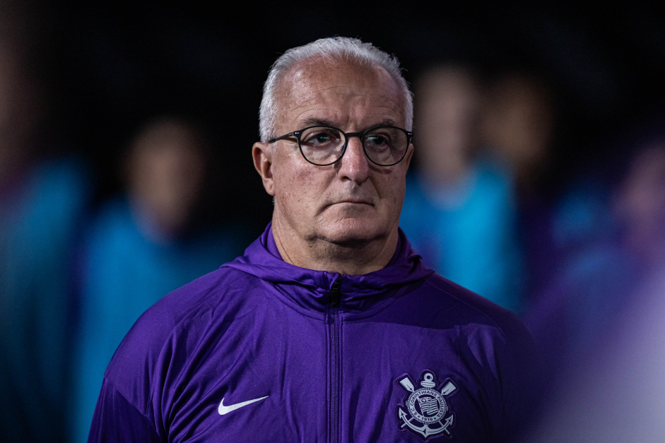 Dorival Jnior em seu primeiro jogo na Arena