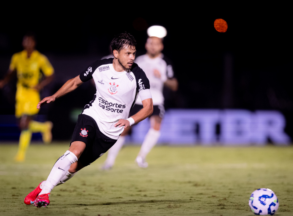 ngel Romero  um dos titulares para a partida contra o Racing, do Uruguai