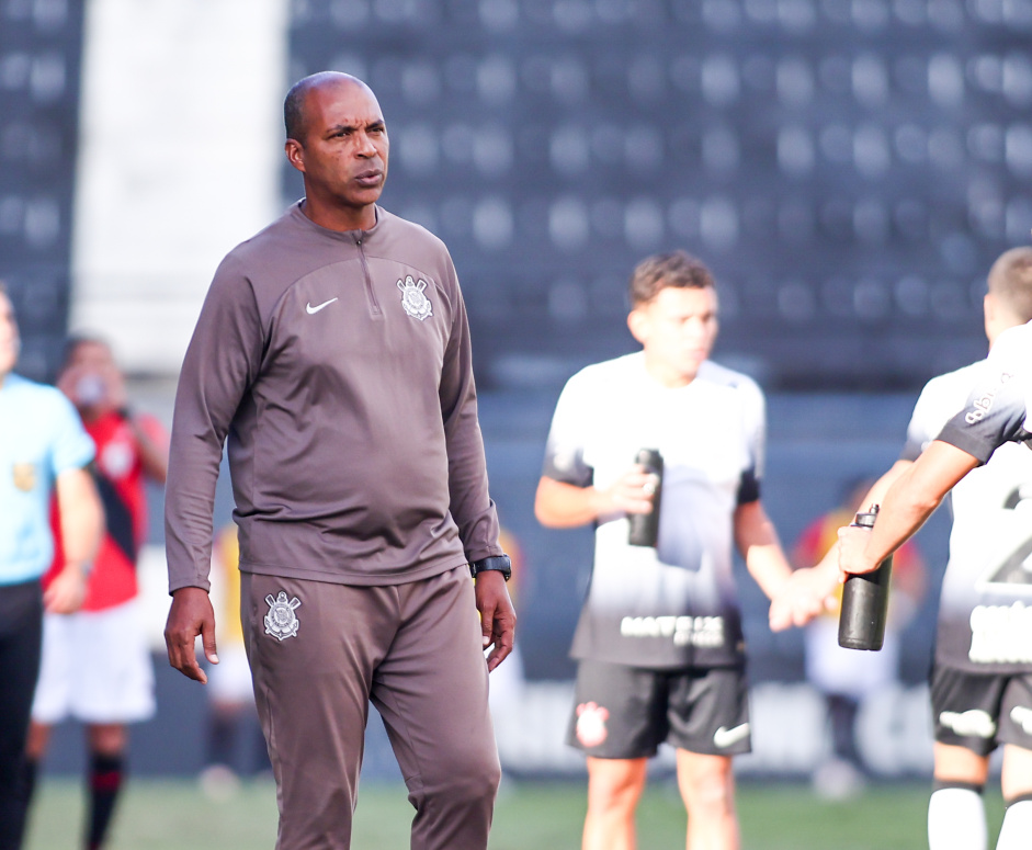 Orlando Ribeiro ressaltou a necessidade de melhora da equipe aps mais um tropeo