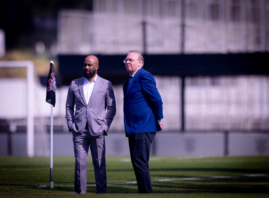 Barca de vendas? Corinthians planeja vendar craques e estrelas para reduzir folha salarial em 2026