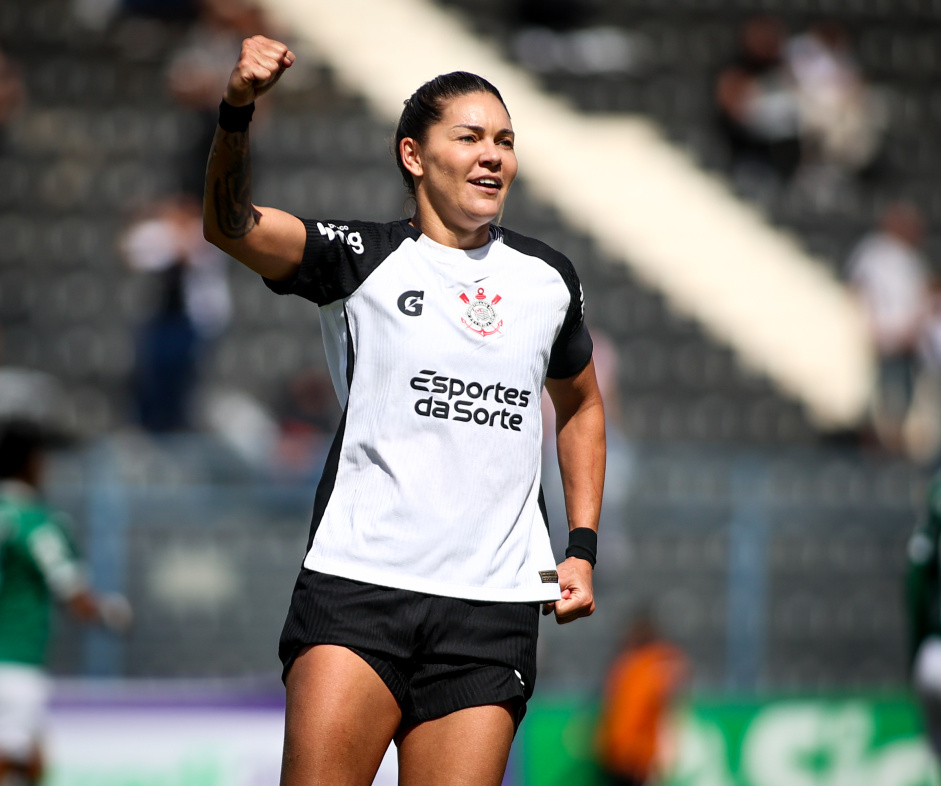 Gabi Zanotti celebra avano das obras na Fazendinha e projeta retorno do Corinthians ao local Gabi Zanotti celebra avano das obras na Fazendinha e projeta retorno do Corinthians ao local