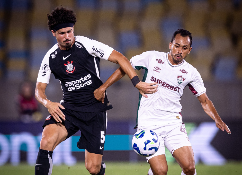 Corinthians sustenta leve vantagem em duelo historicamente equilibrado contra o Fluminense