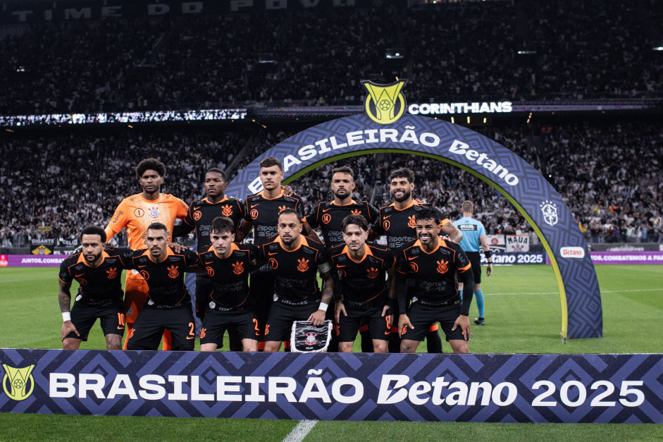 Elenco do Corinthians antes do duelo contra o Atl�tico-MG