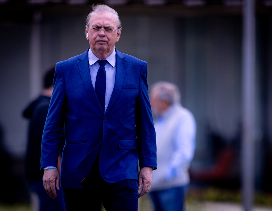 Presidente do Corinthians adota otimismo e projeta acordo com Talleres por dvida de Garro