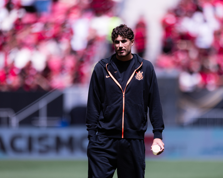 Corinthians mantm Pedro Raul no elenco aps procura de clubes da Srie A