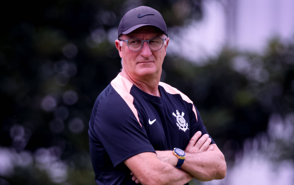 Com retorno de artilheiro e craque poupado, Dorival define titulares do Corinthians para enfrentar a Chapecoense!