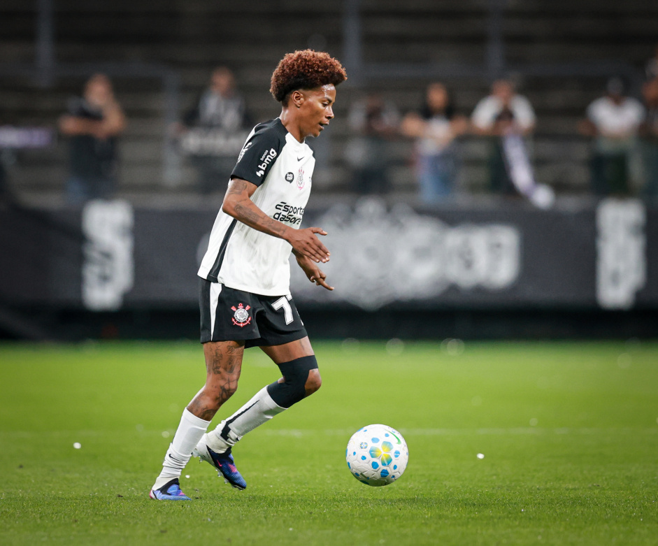 Emily defende ‘improvisaes’ na lateral direita e refora rotao para elenco do Corinthians