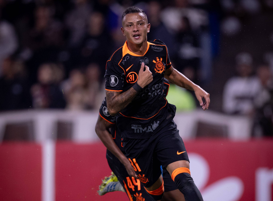 Jovem atacante mira sequncia como titular sob comando do tcnico Fernando Diniz