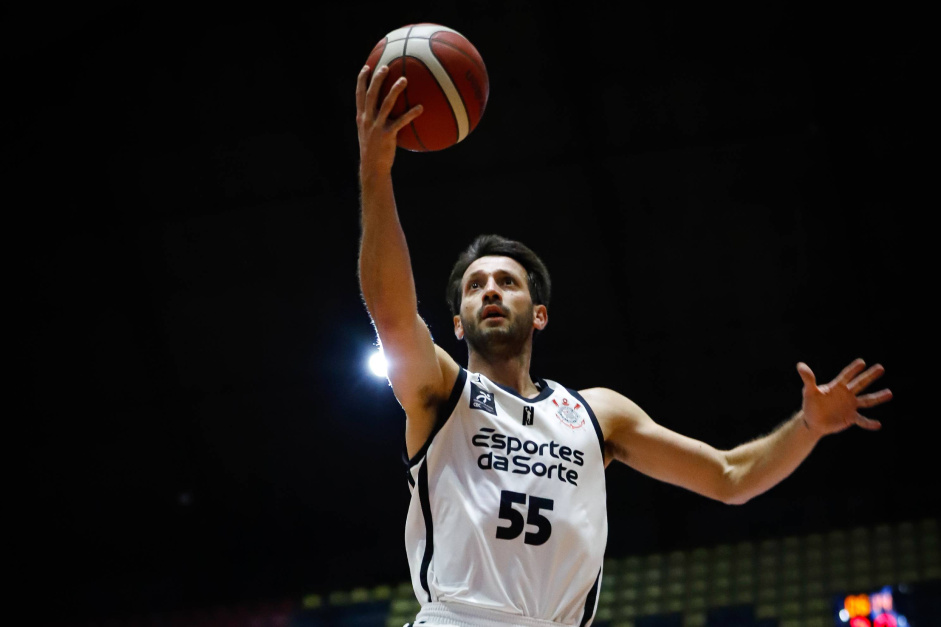 Corinthians vence a Unifacisa com autoridade no primeiro jogo dos playoffs do NBB