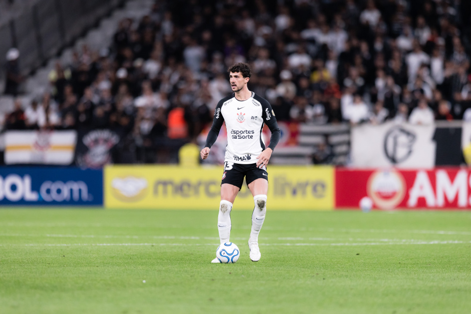 Gustavo Henrique exalta influncia de Fernando Diniz em ‘virada de chave’ do Corinthians