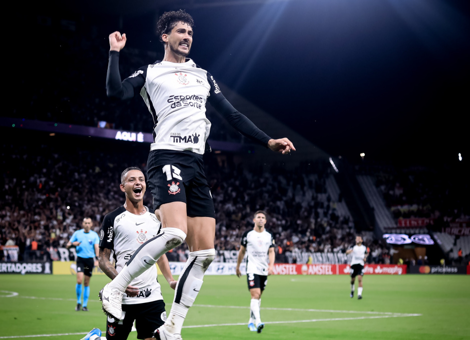 Gustavo Henrique alcana feito inusitado na carreira em vitria diante do Santa Fe