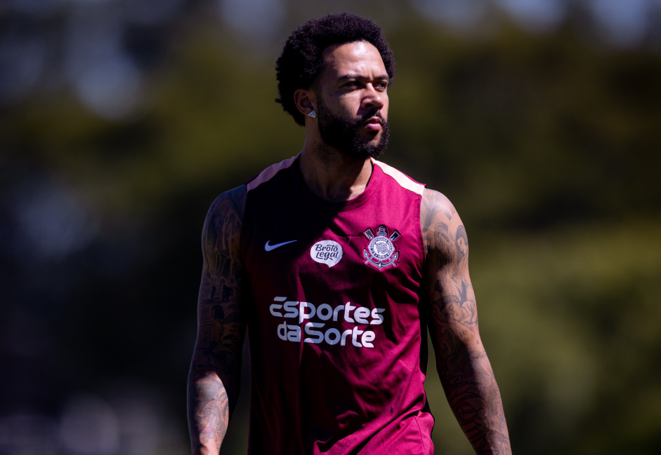 Do próprio bolso! Memphis Depay contrata marqueteiro para viabilizar permanência no Timão.
