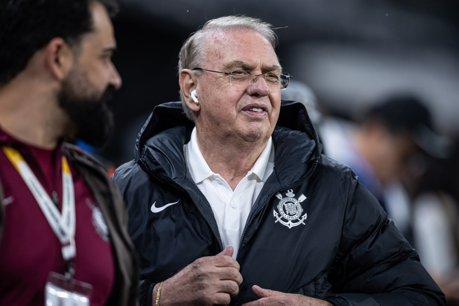 Presidente do Corinthians admite dificuldade para manter jogadores que desejam deixar o clube