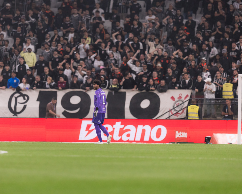 Corinthians volta a no sofrer gols aps trs partidas tendo a meta vazada