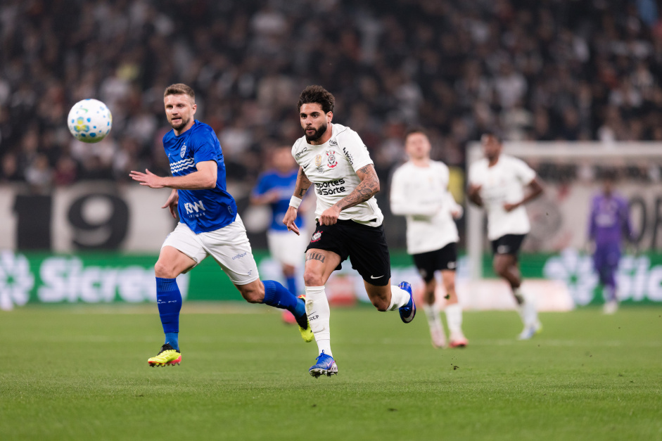 Corinthians mantm retrospecto quase perfeito contra catarinenses na Neo Qumica Arena