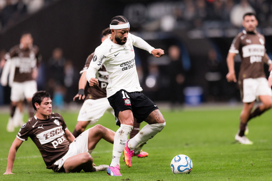 Últimas do Corinthians: derrota na Libertadores, convocação e fala de Memphis