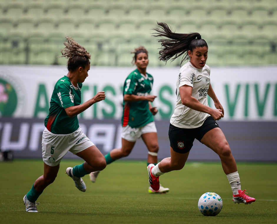 Corinthians volta a vencer o Palmeiras no futebol feminino aps mais de cinco meses