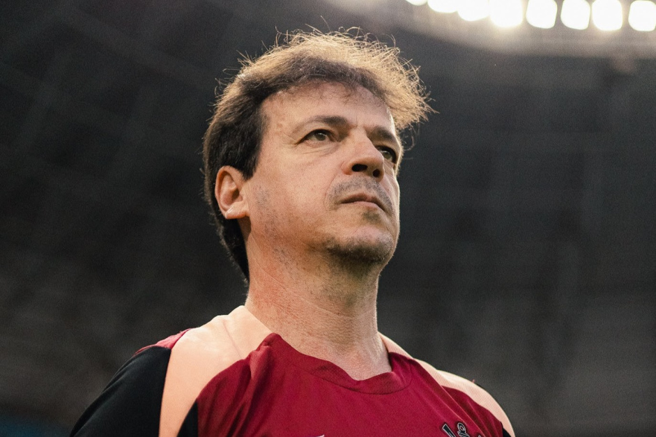 Fernando Diniz atinge melhor recorde defensivo de sua carreira no comando do Corinthians