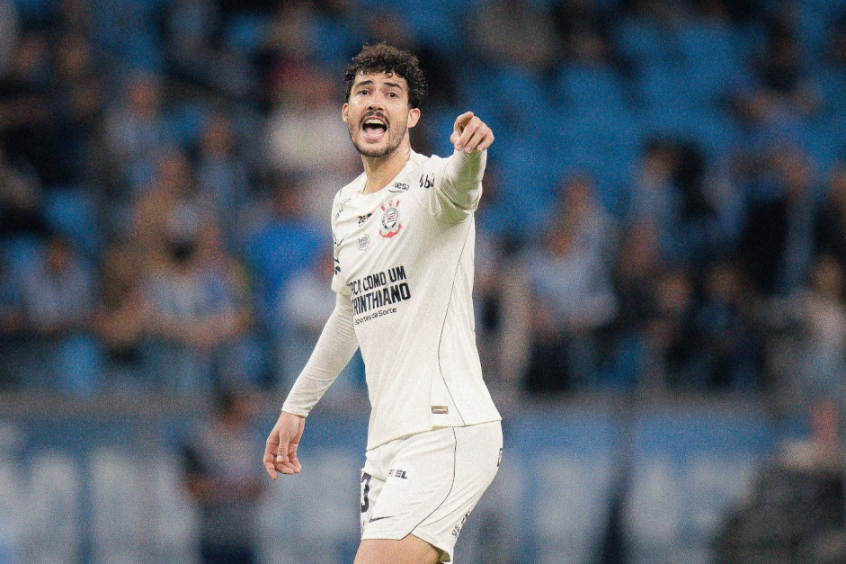 Zagueiro se destaca com atuaes slidas e eleito o melhor jogador de maio no Corinthians